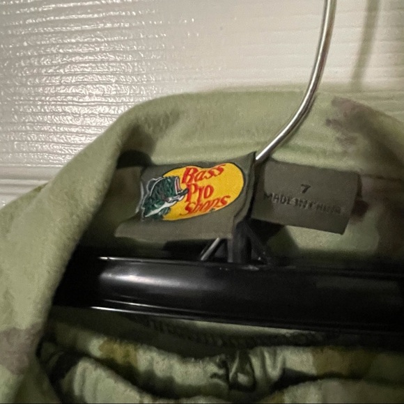 Bass Pro boys sz 7 PJ’s and robe set; 100% polyester; Green and brown wolf print - Picture 2 of 6